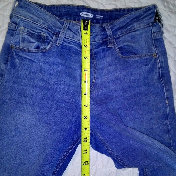 Mid rise. Old Navy Rock Star Supper Skinny jeans - Picture 7 of 7